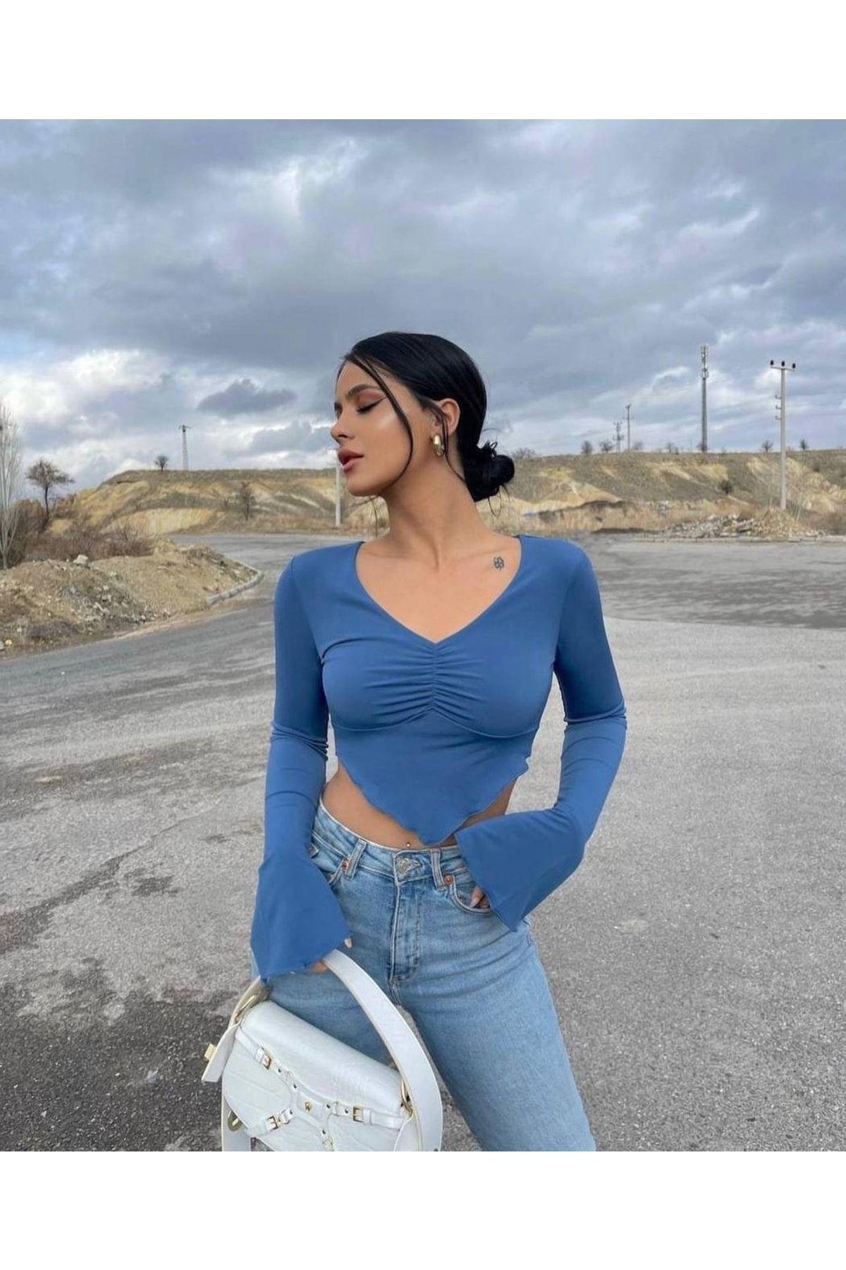 Backless Chain Detail Crop Top