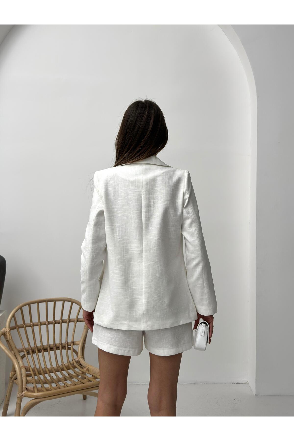White Blazer & Shorts Co-ord Set (2-Piece)
