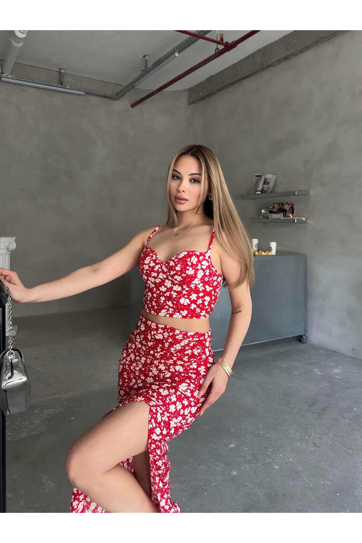 Red Floral Sweetheart Neck Crop & Split Midi Skirt Set