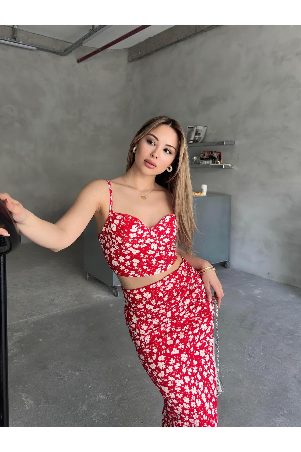 Red Floral Sweetheart Neck Crop & Split Midi Skirt Set