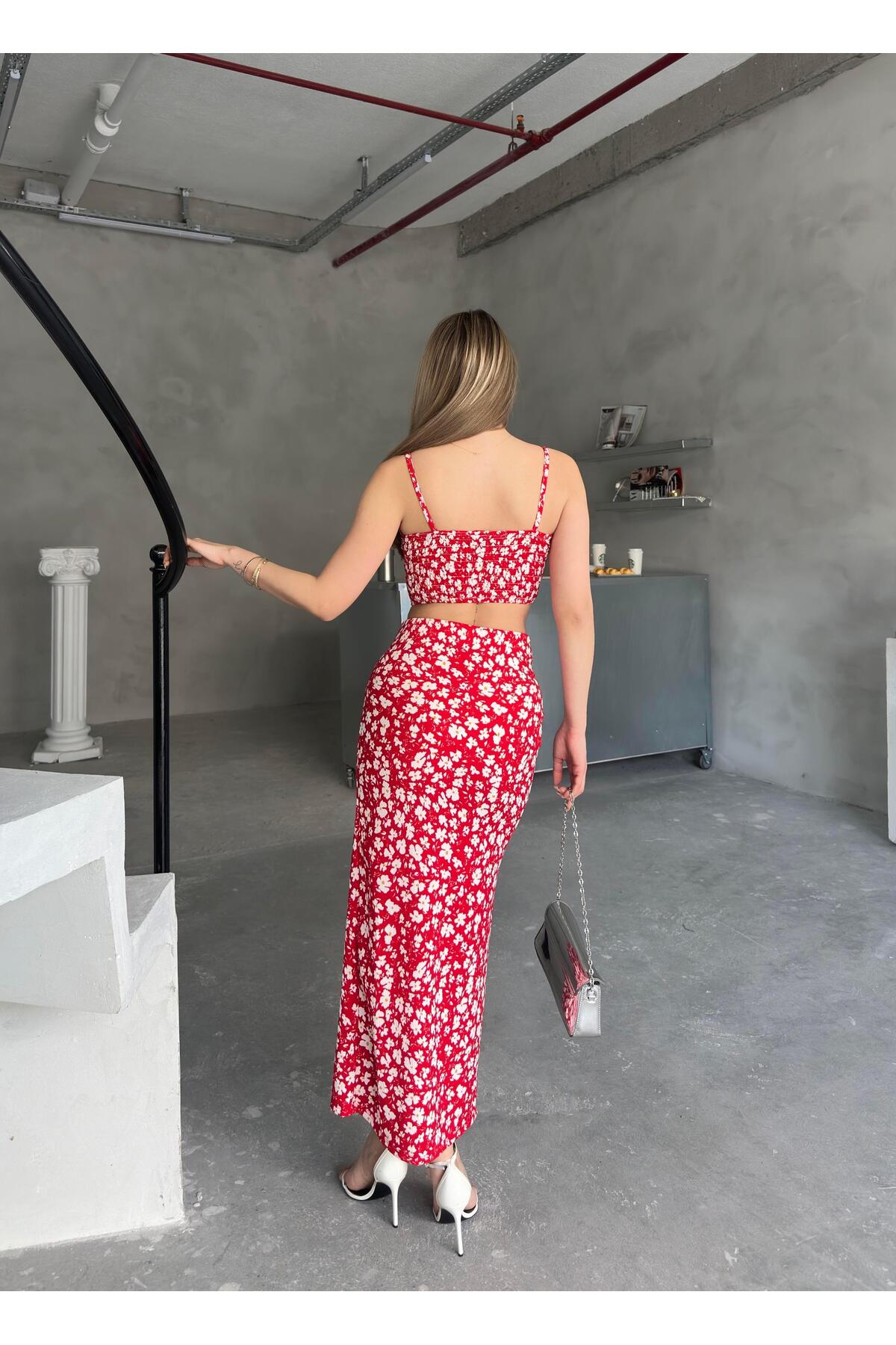 Red Floral Sweetheart Neck Crop & Split Midi Skirt Set
