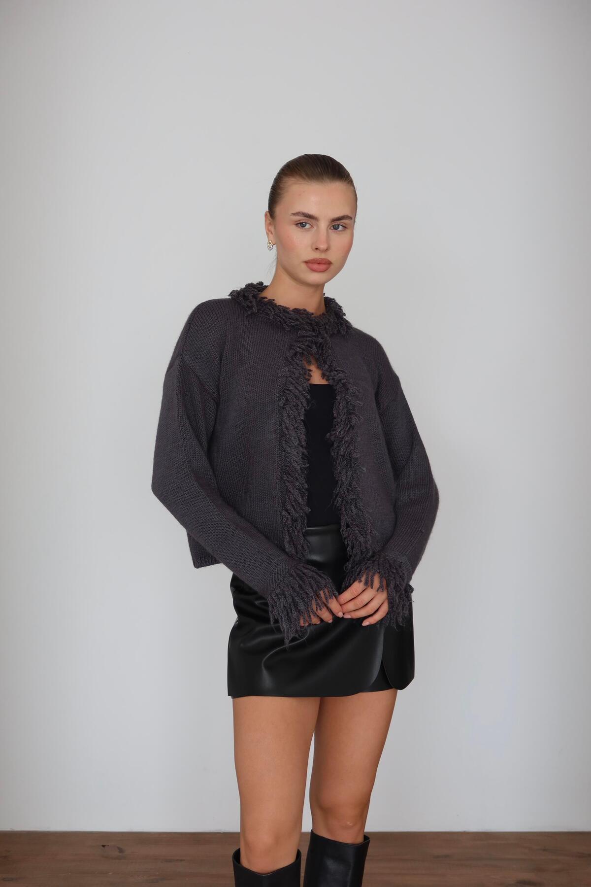 Fringe Detail Knit Cardigan