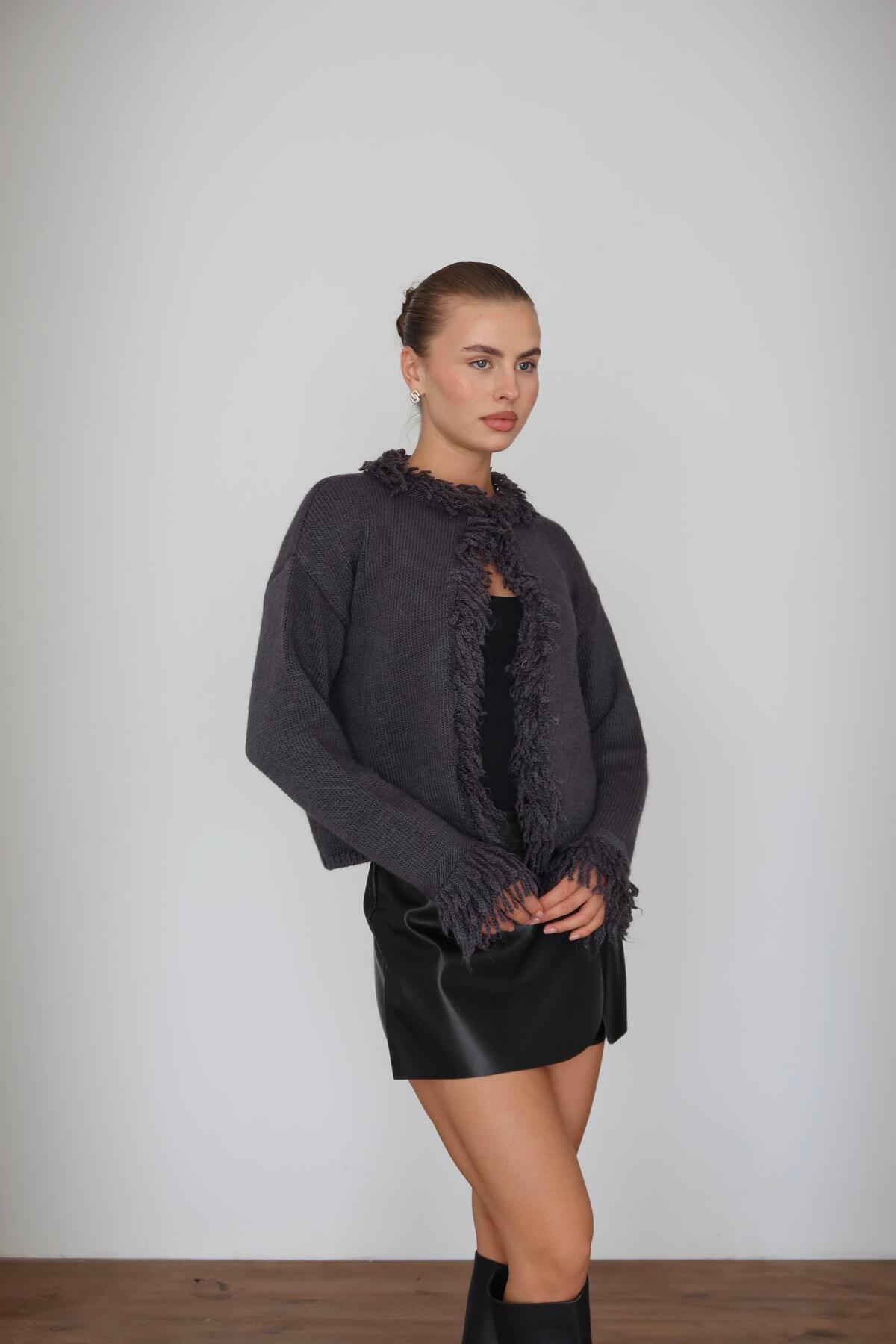 Fringe Detail Knit Cardigan